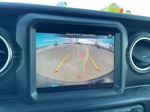 Used 2023 Jeep Wrangler Unlimited Sahara w/ Cold Weather Group image 10