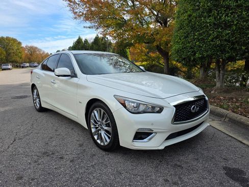 Used 2018 INFINITI Q50 Luxe w/ Essential Package (3.0T Luxe) AWD/4WD image 7