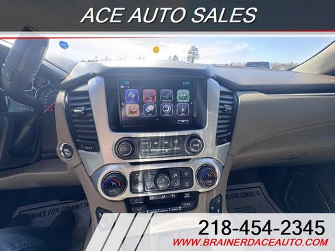 Used 2019 GMC Yukon XL SLT w/ HD Trailering Package AWD/4WD image 18