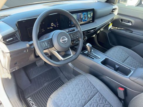 New 2026 Nissan Kicks SV w/ Cold Weather Package FWD image 4