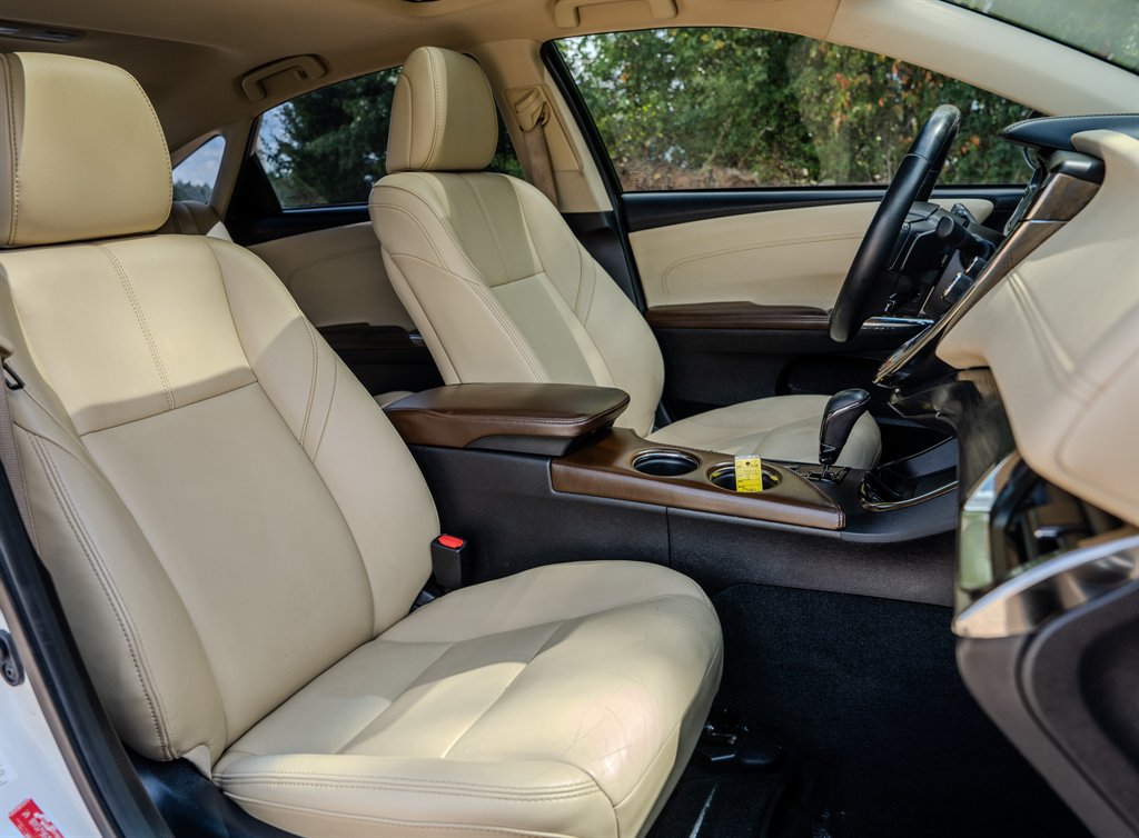 Used 2018 Toyota Avalon Touring w/ Carpet Mat Package FWD image 31