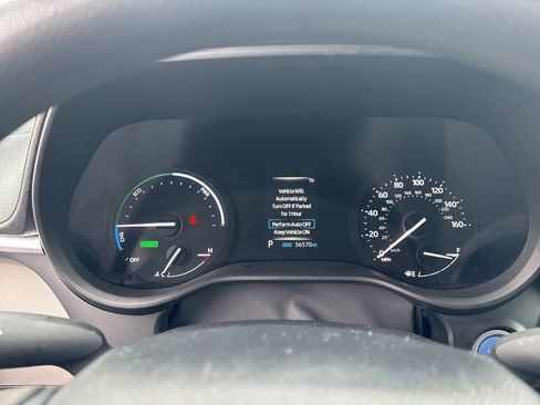 Used 2024 Toyota Sienna LE image 13