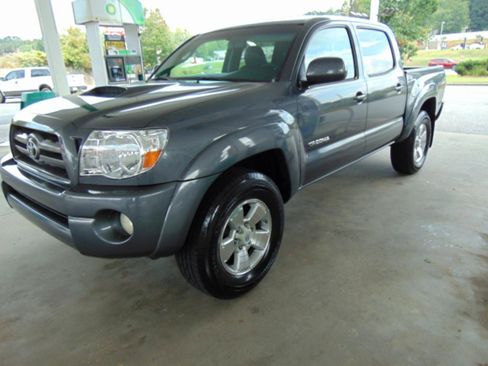 Used 2010 Toyota Tacoma 4x4 Double Cab w/ TRD Sport Pkg image 21