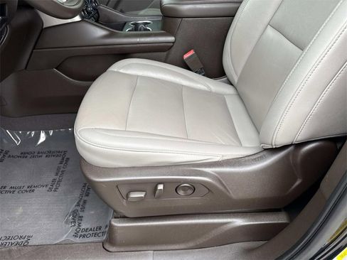 Used 2021 Chevrolet Suburban LT image 11