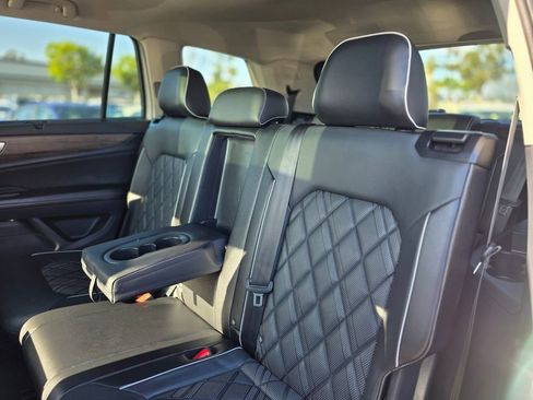 Used 2024 Volkswagen Atlas SEL Premium R-Line image 21