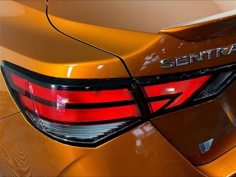 Used 2023 Nissan Sentra SR w/ SR Premium Package FWD image 23
