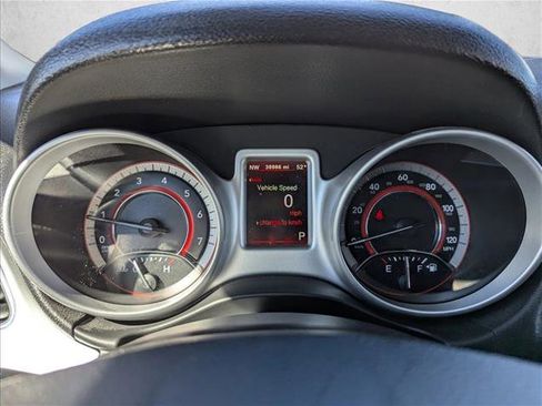 Used 2019 Dodge Journey SE image 16