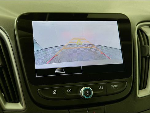 Used 2025 Chevrolet Malibu LT FWD image 17