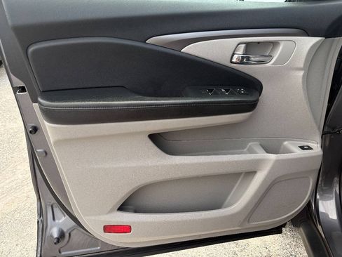 Used 2020 Honda Pilot EX image 14