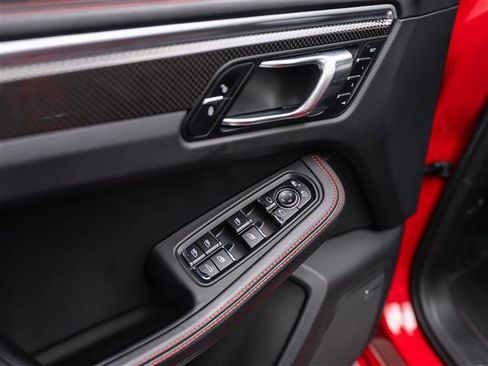 Used 2017 Porsche Macan GTS AWD/4WD image 28