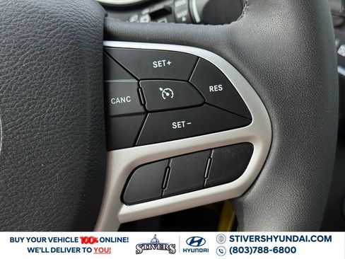 Used 2022 Jeep Cherokee Latitude w/ Sun & Sound Group AWD/4WD image 30