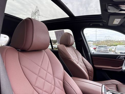 Used 2024 BMW X5 xDrive50e image 16