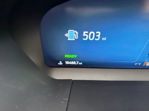 Certified 2025 Ford Escape Platinum w/ Premium Technology Package FWD image 21