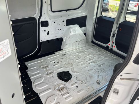 Used 2021 RAM ProMaster City Tradesman SLT FWD image 17
