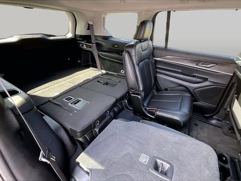 Used 2024 Jeep Grand Cherokee L Limited w/ Luxury Tech Group II RWD image 18