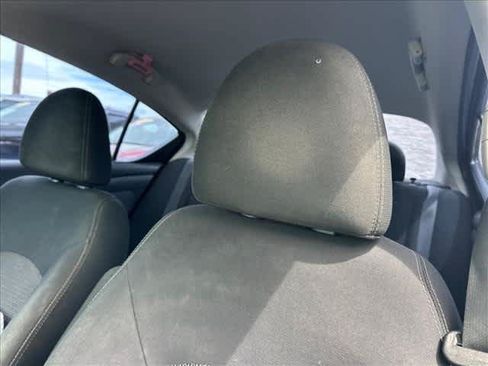 Used 2015 Nissan Versa SV w/ SV Appearance Package FWD image 15
