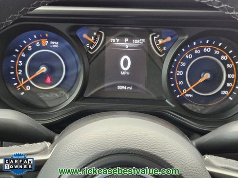 Used 2025 Jeep Gladiator Sport image 25