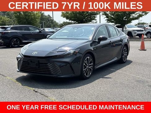Used 2025 Toyota Camry XLE FWD image 5