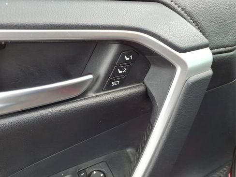 Used 2019 Toyota RAV4 Limited w/ Limited Grade Weather Package AWD/4WD image 9