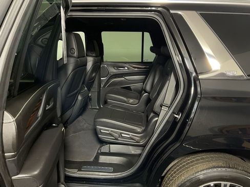 Used 2022 Cadillac Escalade Luxury image 29