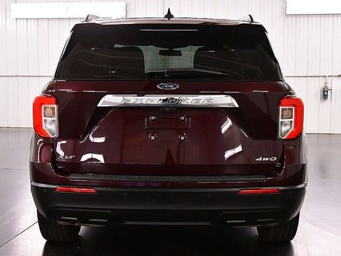 Used 2022 Ford Explorer XLT AWD/4WD image 6