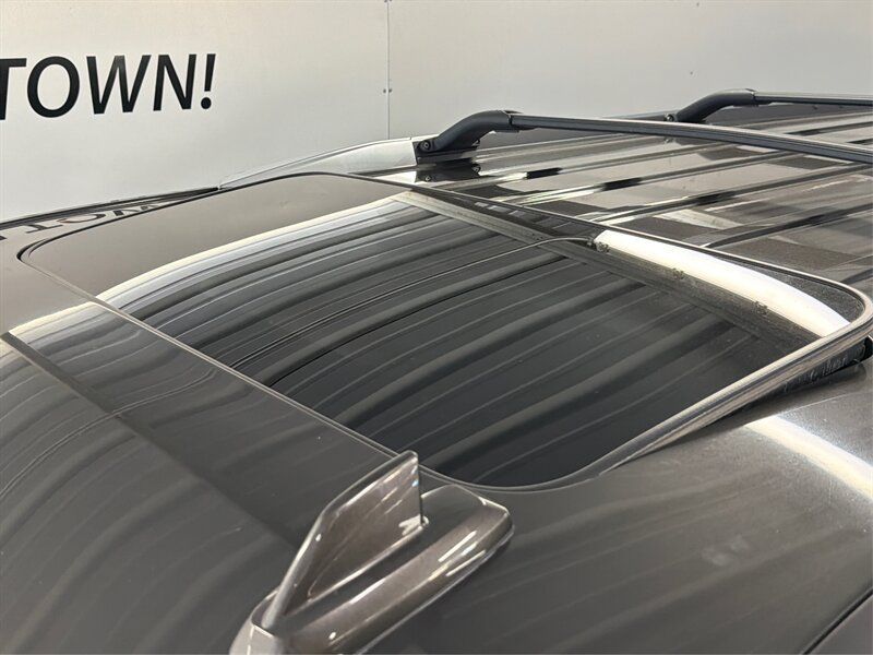 Used 2020 Cadillac Escalade ESV Premium Luxury AWD/4WD image 12