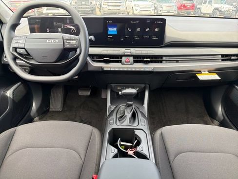 New 2026 Kia K4 FWD image 9