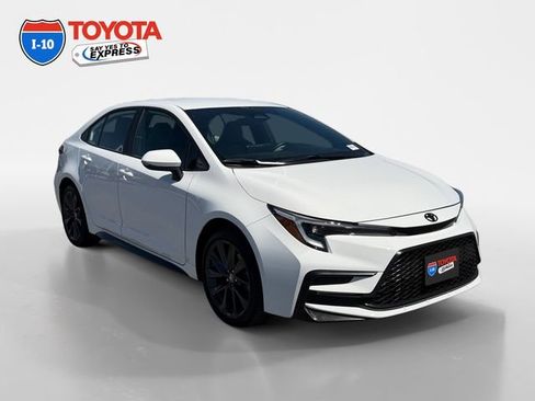Certified 2026 Toyota Corolla SE FWD image 7