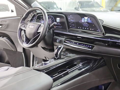 Used 2024 Cadillac Escalade V AWD/4WD image 40