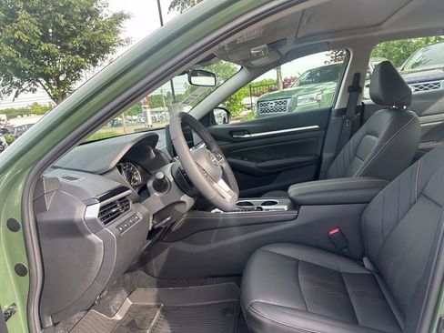 New 2026 Nissan Altima 2.5 SR w/ SR Premium Package FWD image 11