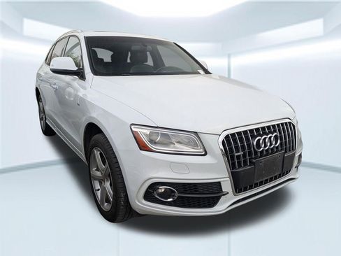 Used 2017 Audi Q5 2.0T Premium Plus w/ Technology Package image 3