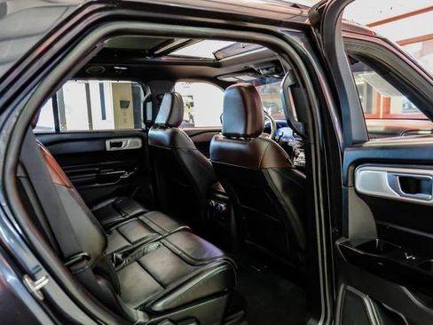 Used 2022 Ford Explorer Platinum w/ Equipment Group 601A image 38