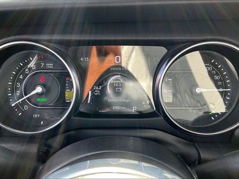 Used 2023 Jeep Wrangler Unlimited Sahara image 13