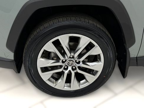 Used 2023 Toyota RAV4 XLE Premium FWD image 10