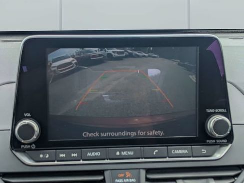 Used 2024 Nissan Altima 2.5 SV FWD image 20
