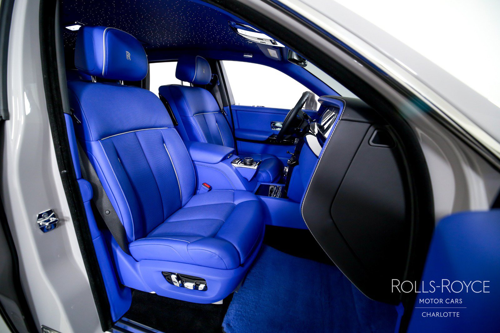 Used 2024 Rolls-Royce Phantom Sedan w/ The Phantom Package RWD image 35