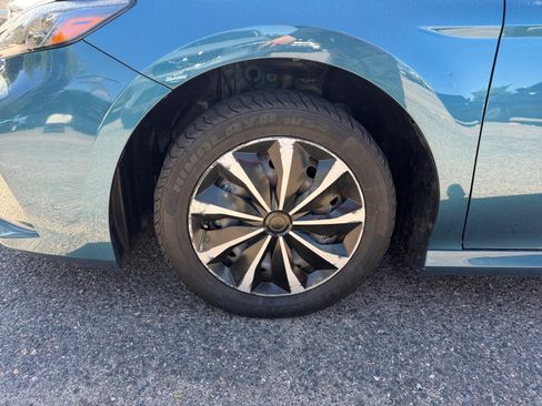 Used 2025 Toyota Camry XLE AWD/4WD image 24
