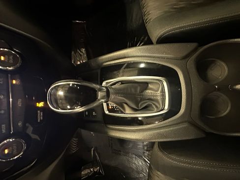 Used 2019 Nissan Rogue SV w/ Premium Package FWD image 22