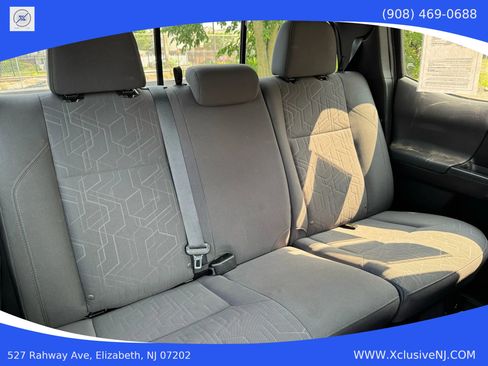 Used 2019 Toyota Tacoma Limited image 24