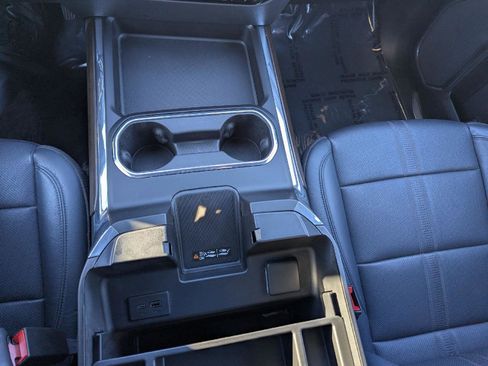 Used 2024 Chevrolet Silverado 3500 High Country w/ Technology Package image 18