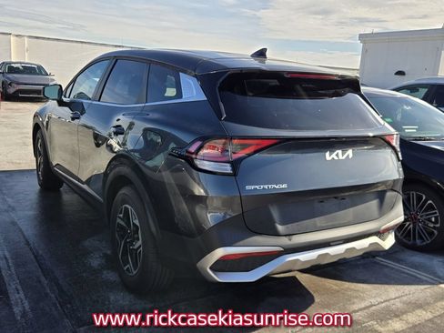 Used 2023 Kia Sportage LX FWD image 7