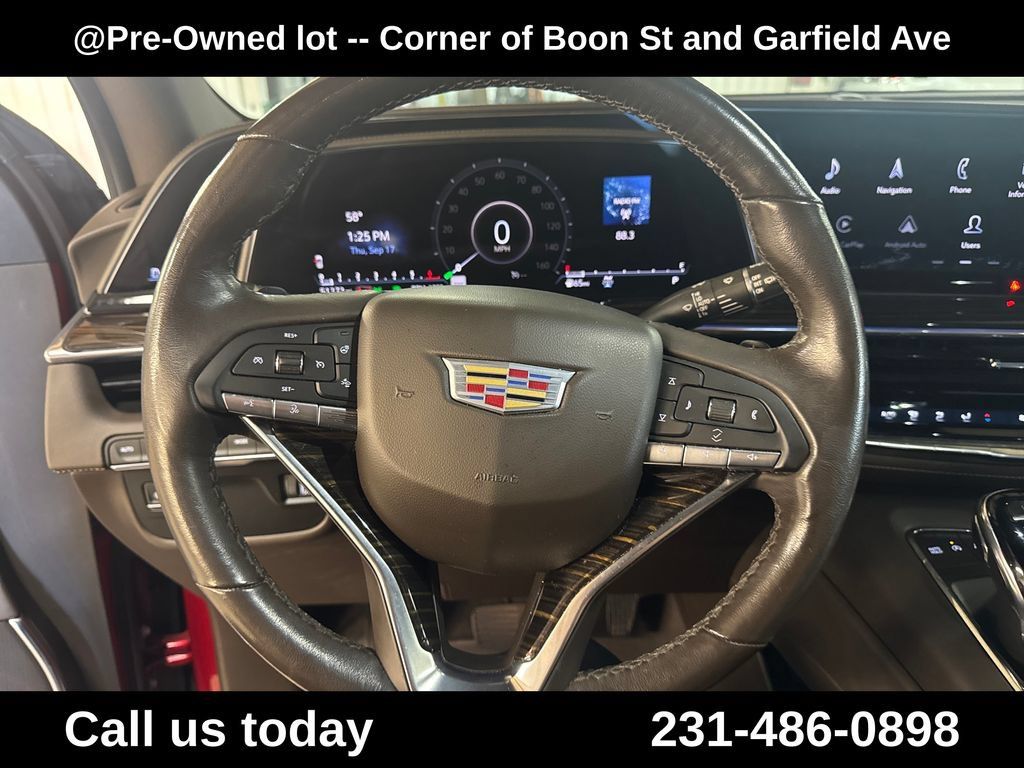 Used 2021 Cadillac Escalade Premium Luxury AWD/4WD image 20