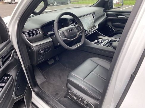 New 2025 Jeep Wagoneer 4WD w/ Convenience Group I image 12