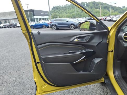 Used 2025 Chevrolet Trax ACTIV FWD image 10