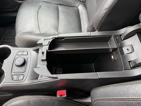 Used 2019 GMC Terrain SLT w/ Preferred Package image 19