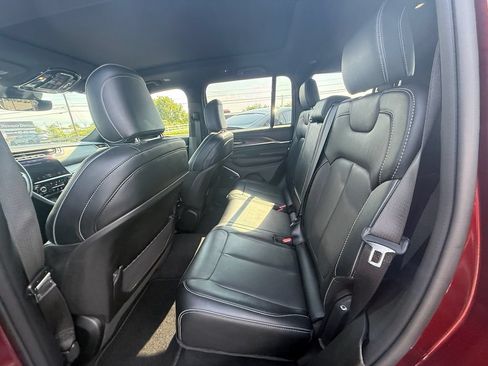 Used 2024 Jeep Grand Cherokee Overland AWD/4WD image 19
