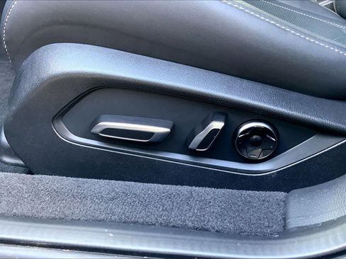 Certified 2025 Acura TLX w/ Technology Package image 32