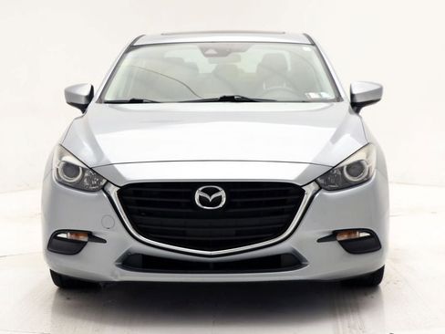 Used 2018 MAZDA MAZDA3 Touring image 4