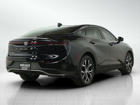 Used 2025 Toyota Crown XLE image 7