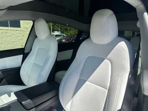 Used 2022 Tesla Model Y Performance AWD/4WD image 10